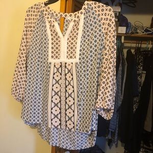 Crown and Ivy top 2x